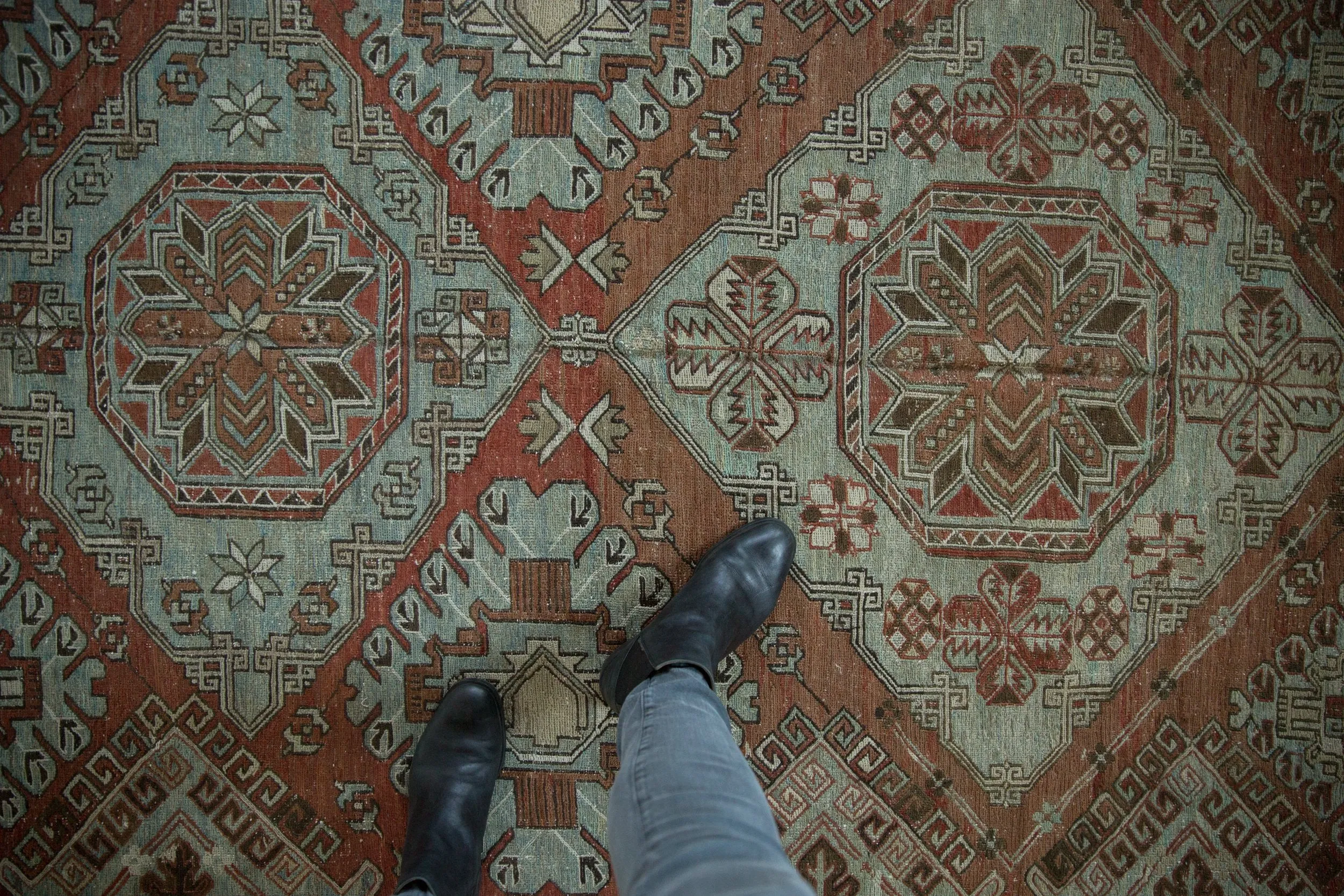 6.5x11.5 Vintage Distressed Soumac Design Carpet