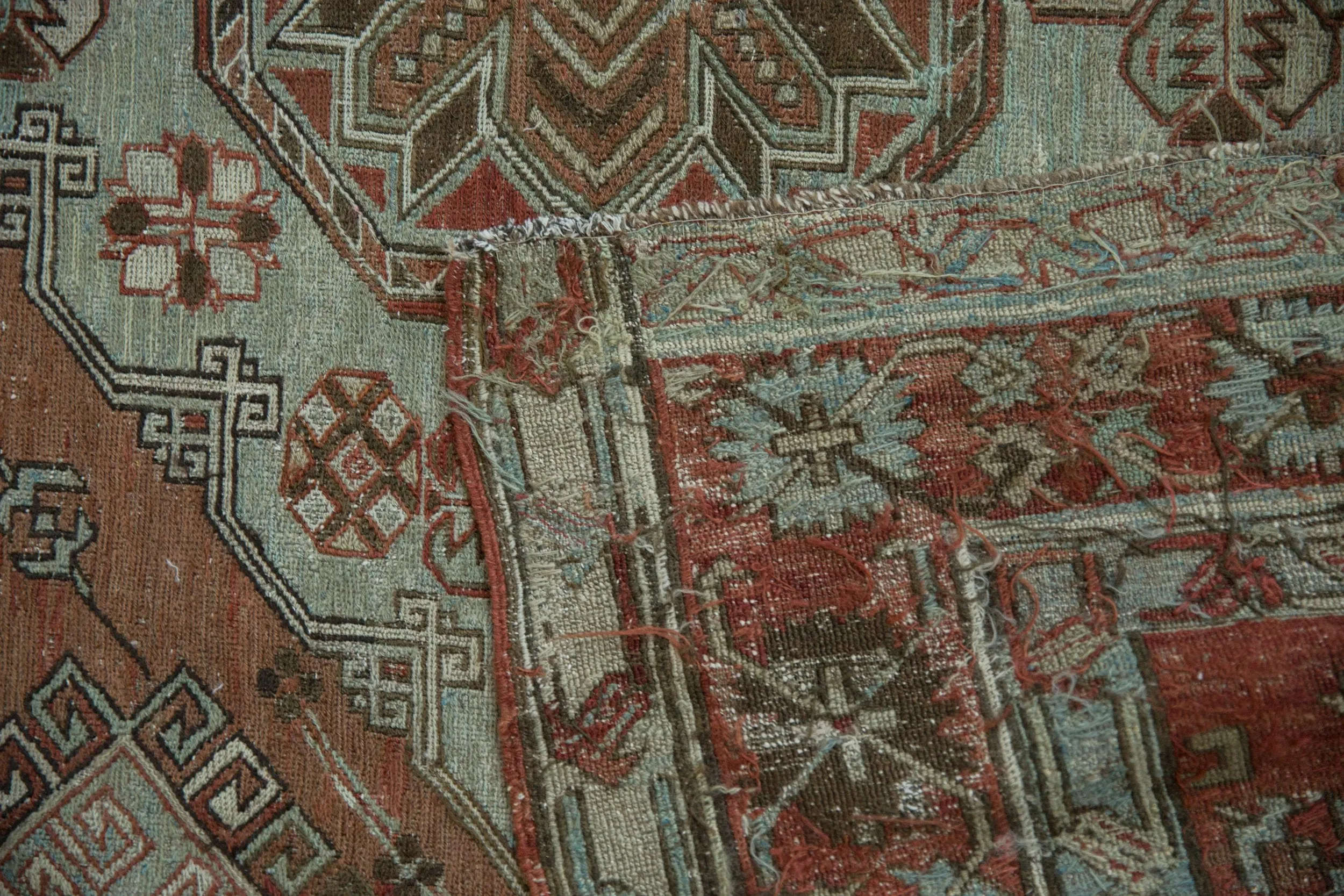 6.5x11.5 Vintage Distressed Soumac Design Carpet