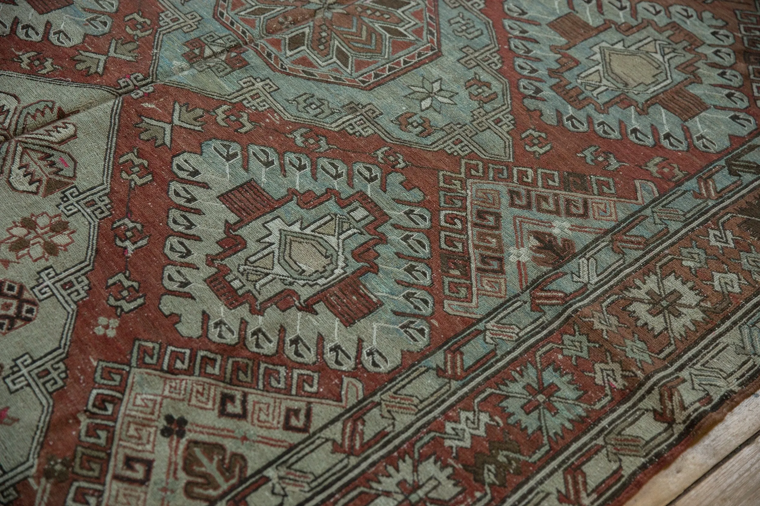 6.5x11.5 Vintage Distressed Soumac Design Carpet