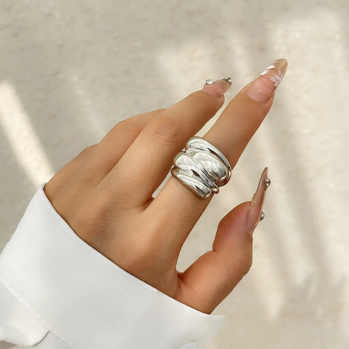 Chic Chunky Wave Shaped Wide Ring