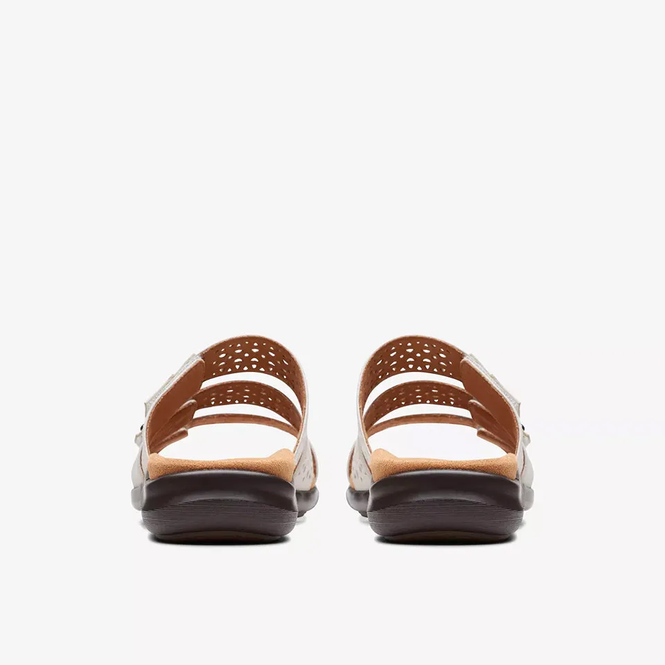 Clarks Women's Kitly Walk Tan | White