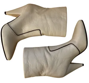 Stuart Weitzman Women's Clinger Heel Sock Booties White Cream Leather Pointed Toe Size 8