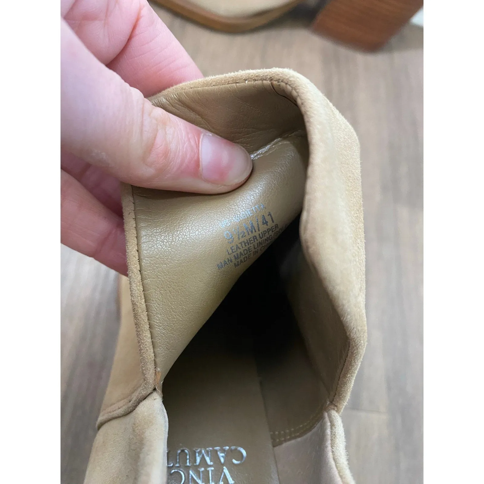 Vince Camuto Pointed Toe Tan Suede Booties with Chunky Heel Sz 9.5