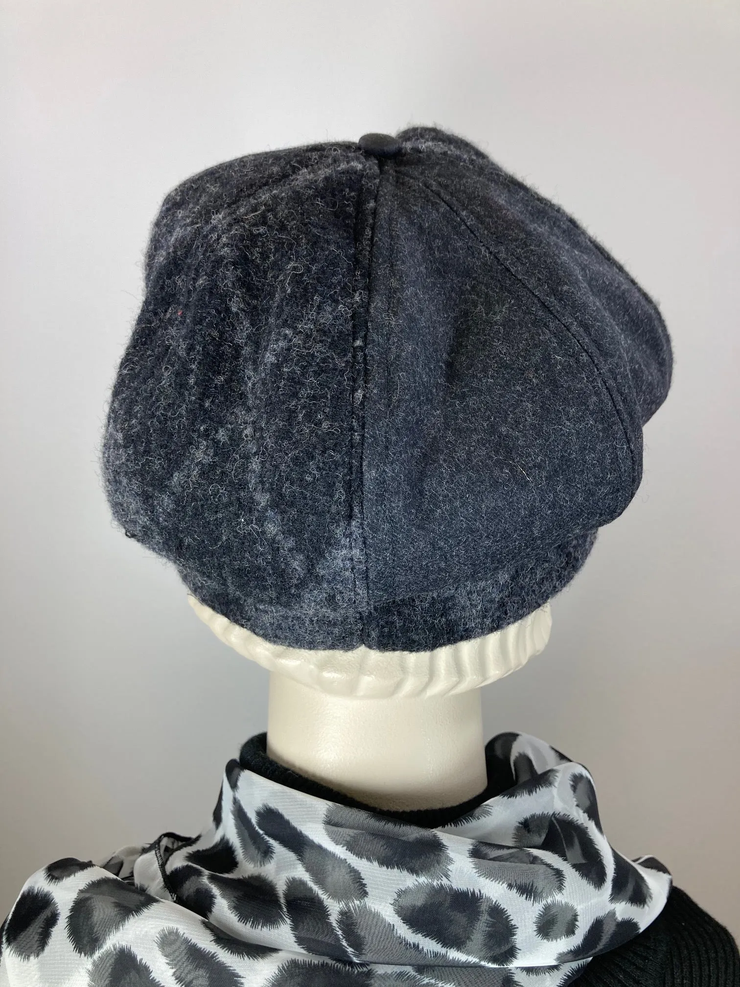 Womens black and gray Hat. Soft Newsboy Hat. Slouchy Newsboy Cap. Ladies Warm Winter Hat. Classic ladies paperboy hat. Cabbie hat women.